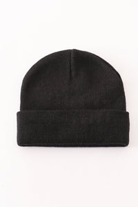 Black ribbed basic knit beanie